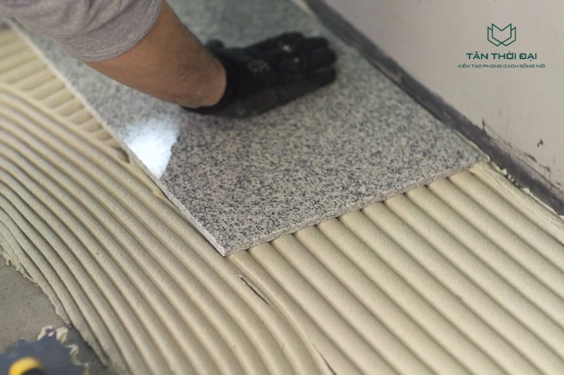 Gạch lát nền bị thấm nước nên xử lý như thế nào cho hiệu quả nhất?